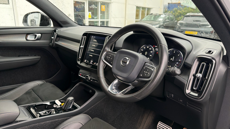 Volvo Xc40 2.0 D4 [190] R DESIGN Pro 5dr AWD Geartronic Diesel Estate